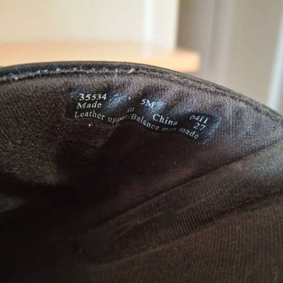 Clarks Black Leather Slip-On Clogs / Mules - Women's Size 5M - Comfort & Casual - Picture 4 of 7